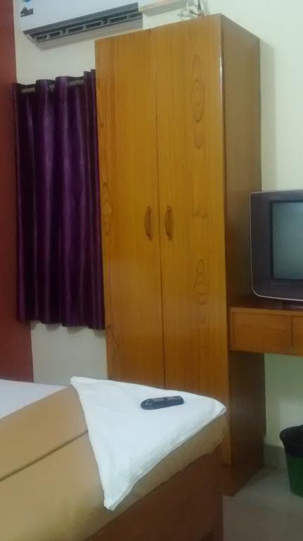 Central Saphire Residency-Only For Indians チェンナイ エクステリア 写真