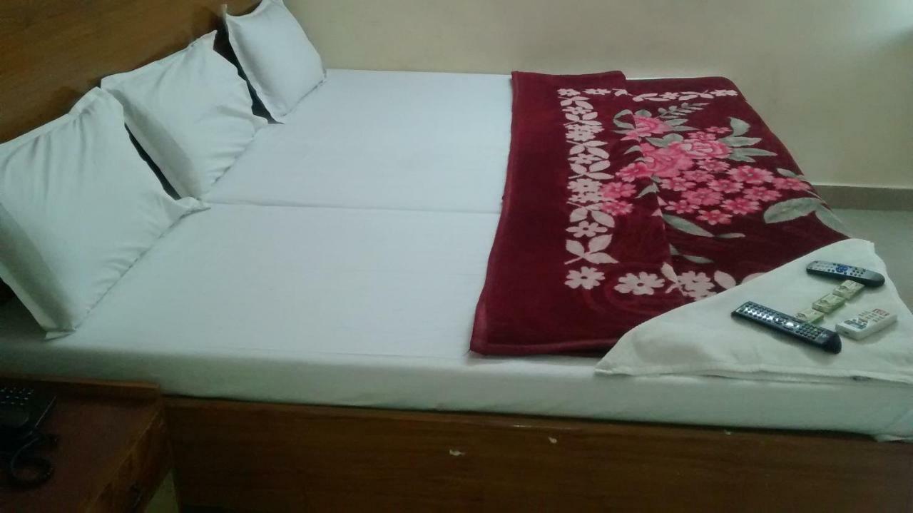 Central Saphire Residency-Only For Indians チェンナイ エクステリア 写真